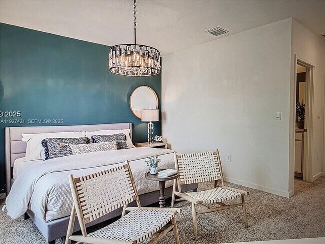 Building Photo - 261 NE 16th St