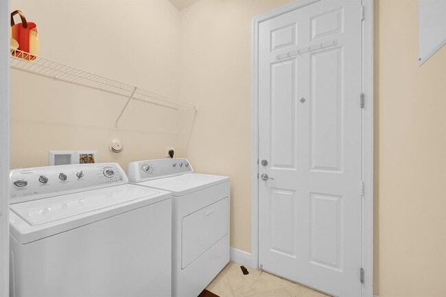 Building Photo - 2525 Vicara Court