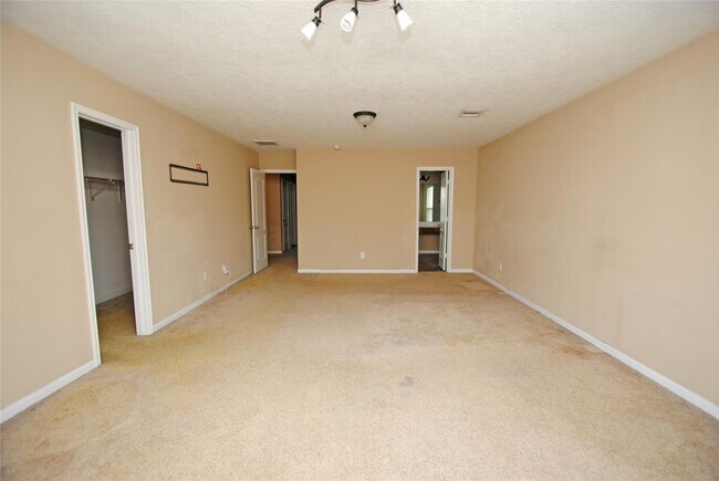 Building Photo - 18110 Rexine Ln