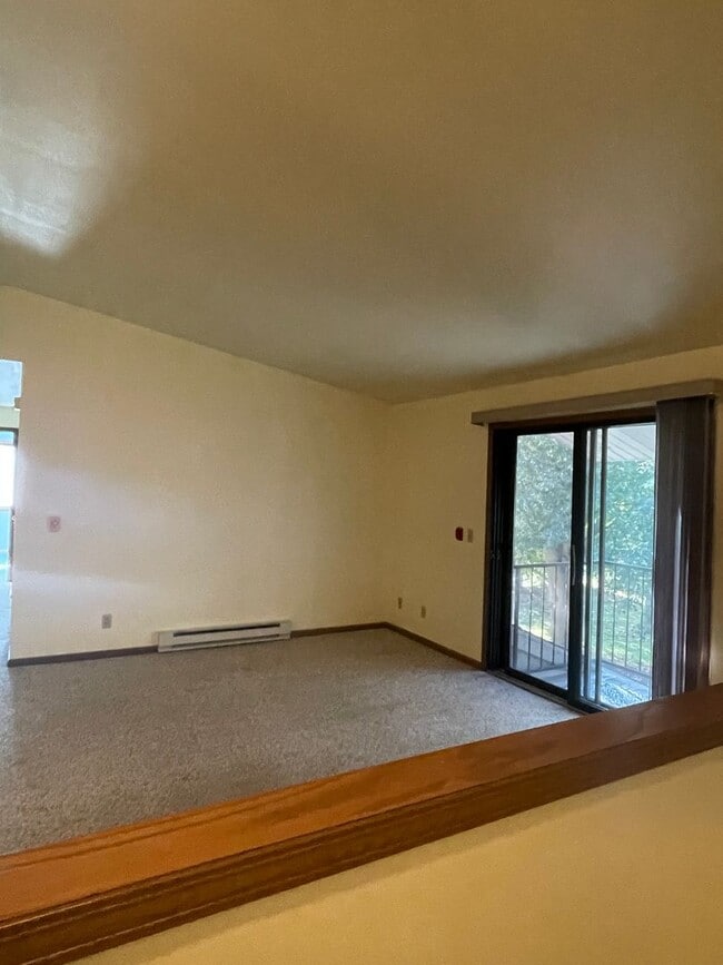 Building Photo - Spacious 2-Bed, 2-Bath Condo with Comfort and Convenience!