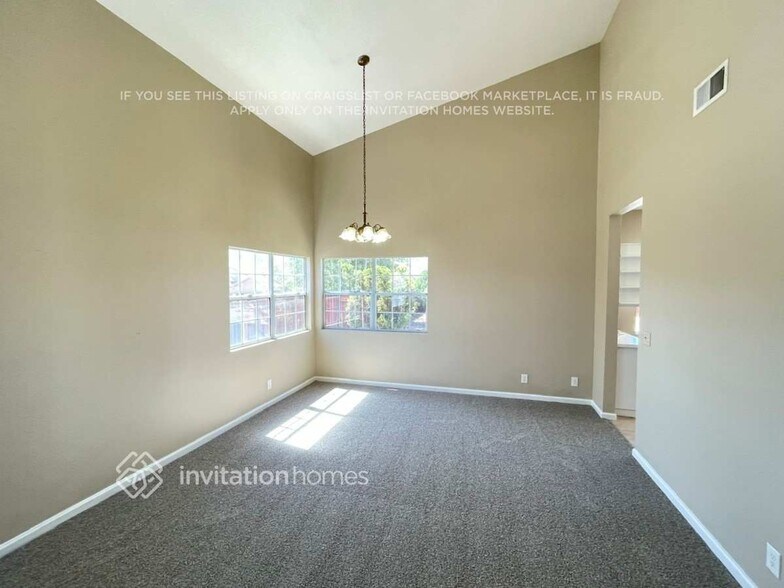 Building Photo - 35189 Pashal Pl