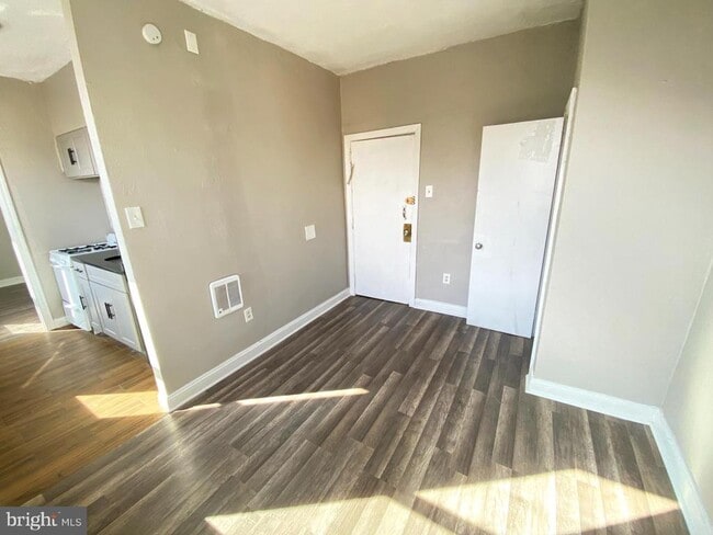 Building Photo - 2930 Frankford Ave