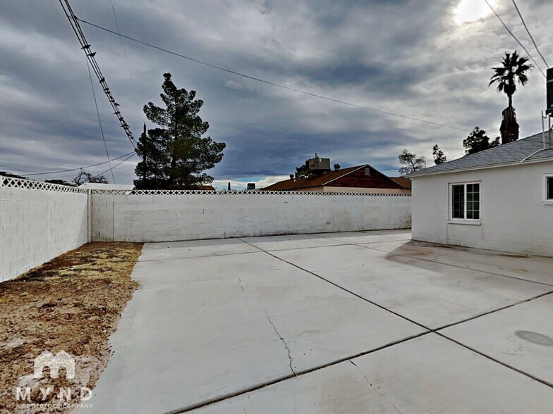 Building Photo - 4406 Hayes Pl