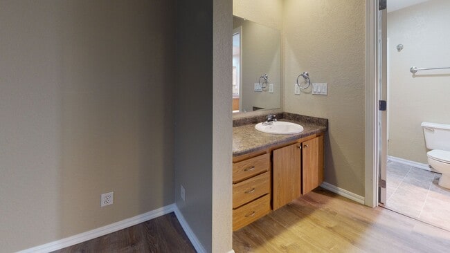 Building Photo - 2 Bedroom Condo in Sunn Fjord - Community Amenities Incl. - Available 5/15