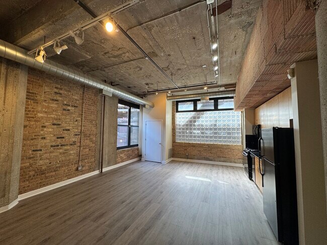 Building Photo - 1516 S Wabash Ave