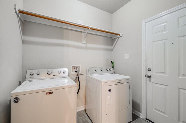 Building Photo - 1142 Glenwood Canyon Ln