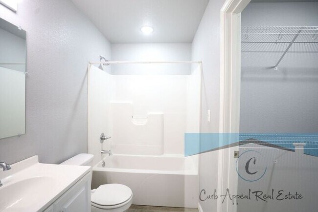 Building Photo - 2-bedroom, 2 bath apartment recently built apartment in Trumann includes washer/dryer!!