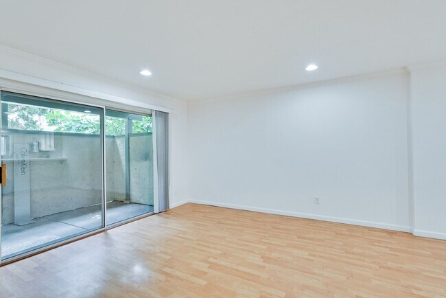 Building Photo - Hidden Silicon Valley Oasis! 2BR/2.5BA Townhome with TWO Private Patios, 2 Dedicated Parking Spac...