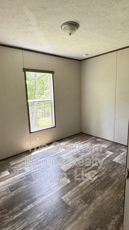 Building Photo - 1418 Co Rd 700