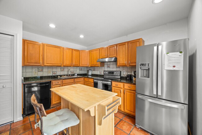 Building Photo - 257 Pleasant Wood Dr