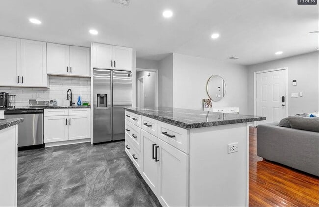 Building Photo - 4 bedroom 2 bath house fully renovated, Available August 2026!