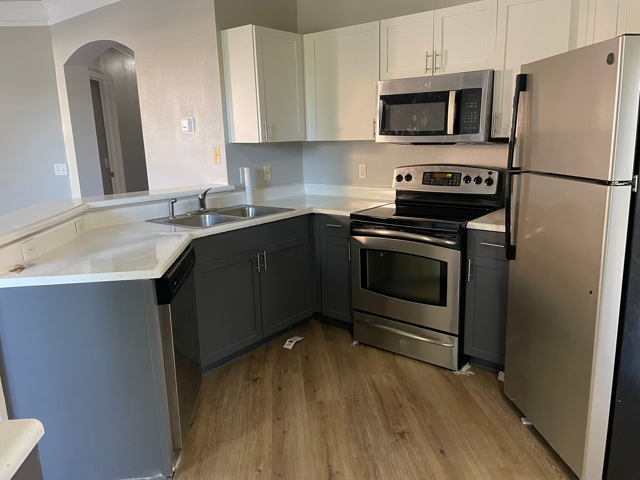 Building Photo - 8807 Villa View Cir