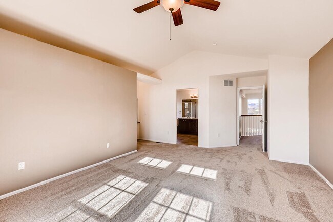 Building Photo - FABULOUS 3 BED/2.5 BATH HOME IN RENAISSANC...