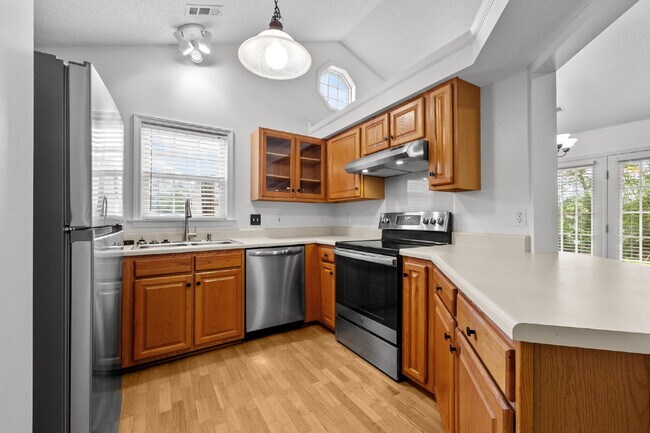 Building Photo - Convenient 3-Bedroom Rental with Fenced Ya...