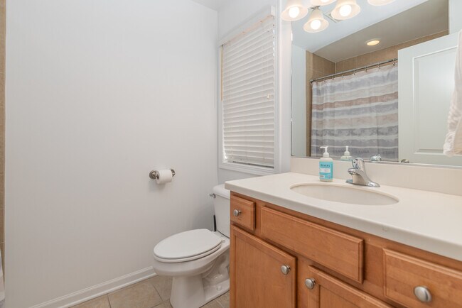 Building Photo - 152 Finstad Dr