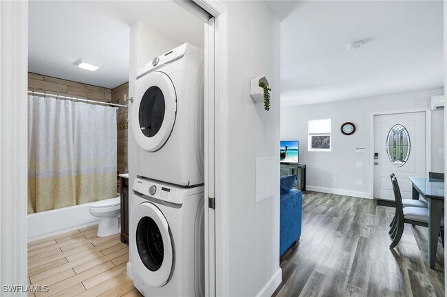 Building Photo - 3561 Thomasson Dr