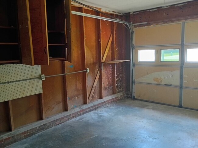 Building Photo - 410 Rams Rd
