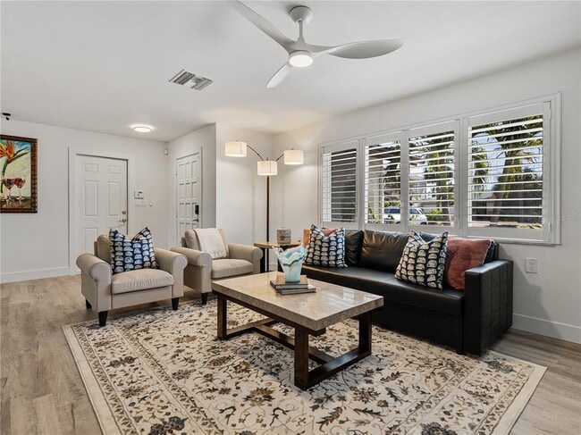 Building Photo - 7125 Shore Dr S