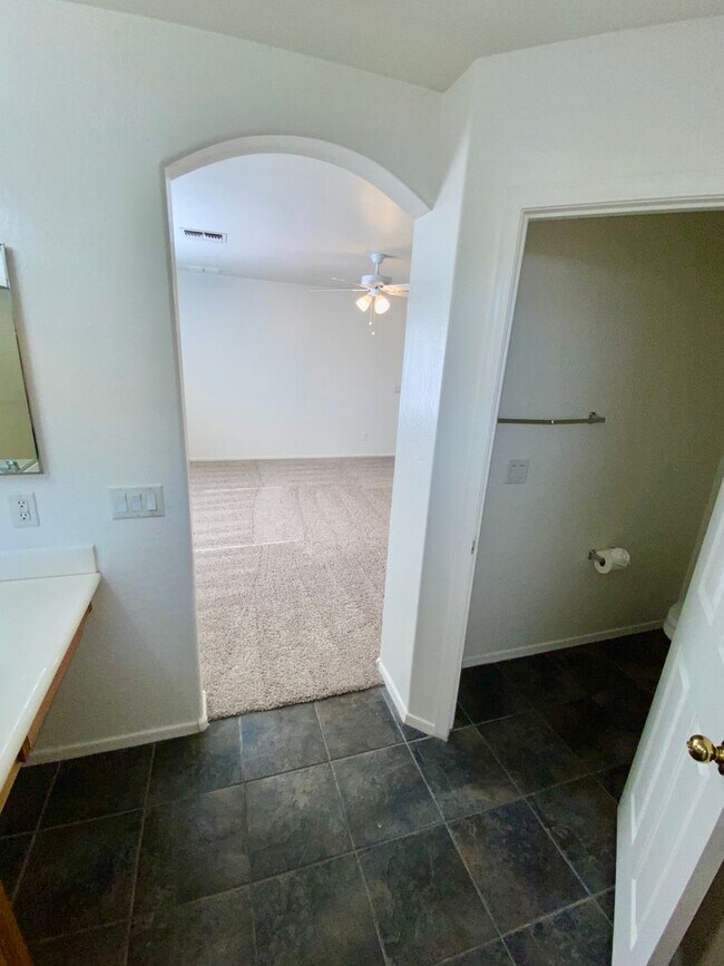 Building Photo - 3 Bed, 2 Bath in Rancho El Mirage