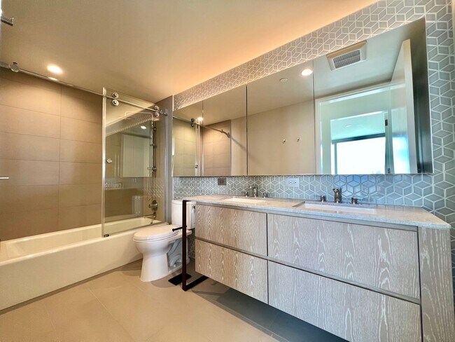 Building Photo - Well Maintained 1 Bed, 1 Bath, 1 parking i...