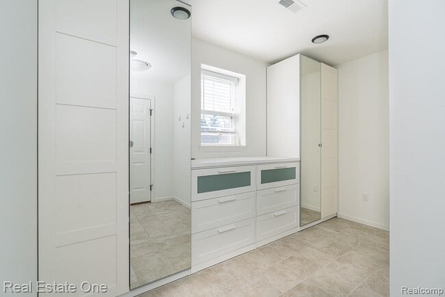 Building Photo - 4637 Bradley Cir