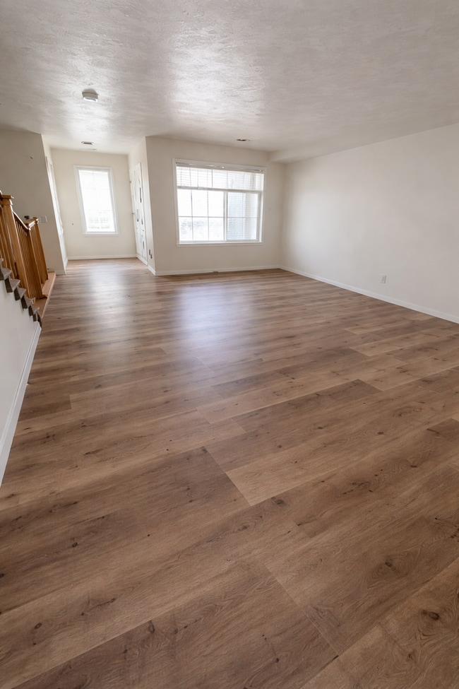 Building Photo - No deposit option for qualified renters