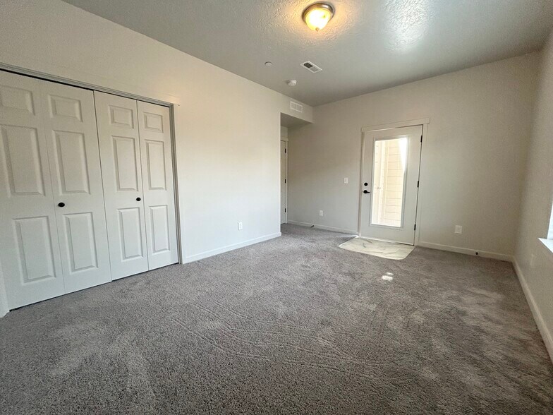 Building Photo - 4815 Continental Ln