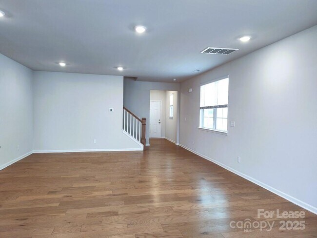 Building Photo - 3327 Glenn Hope Wy