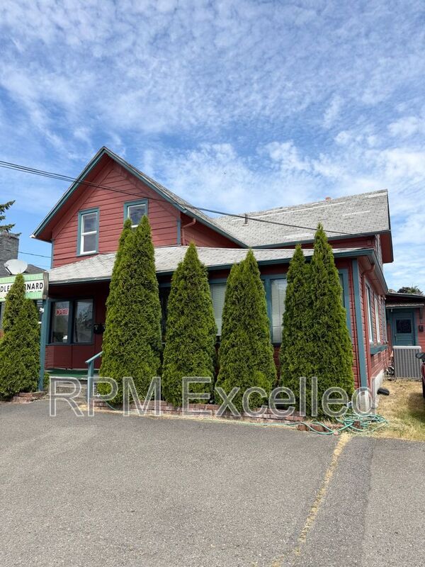 Building Photo - 717 W Stewart Ave