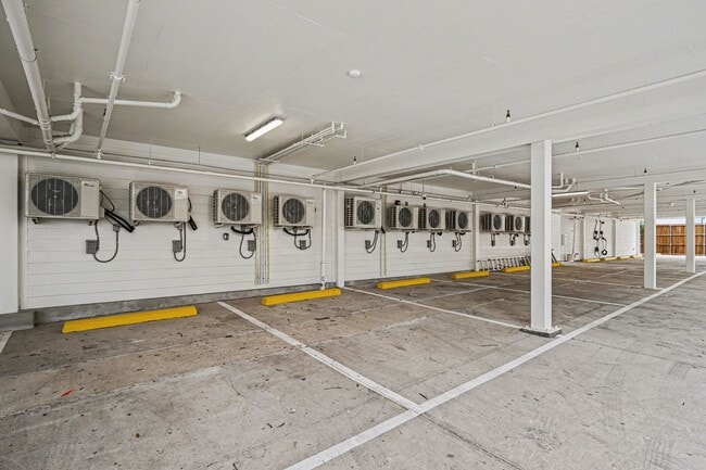 Building Photo - Be the first to live in Unit 207 at 2217 Fitzhugh—a brand-new 2026 construction offering 601 sq f...