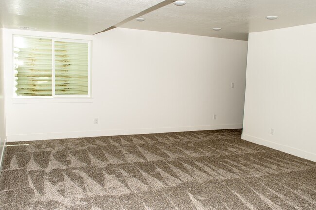 Building Photo - 864 S 340 E