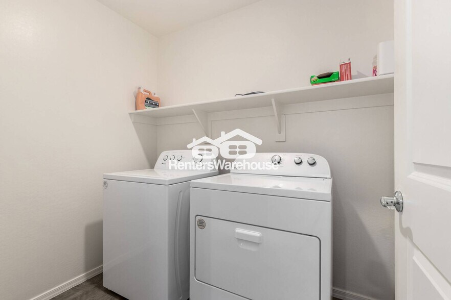 Building Photo - 25785 W Samantha Way