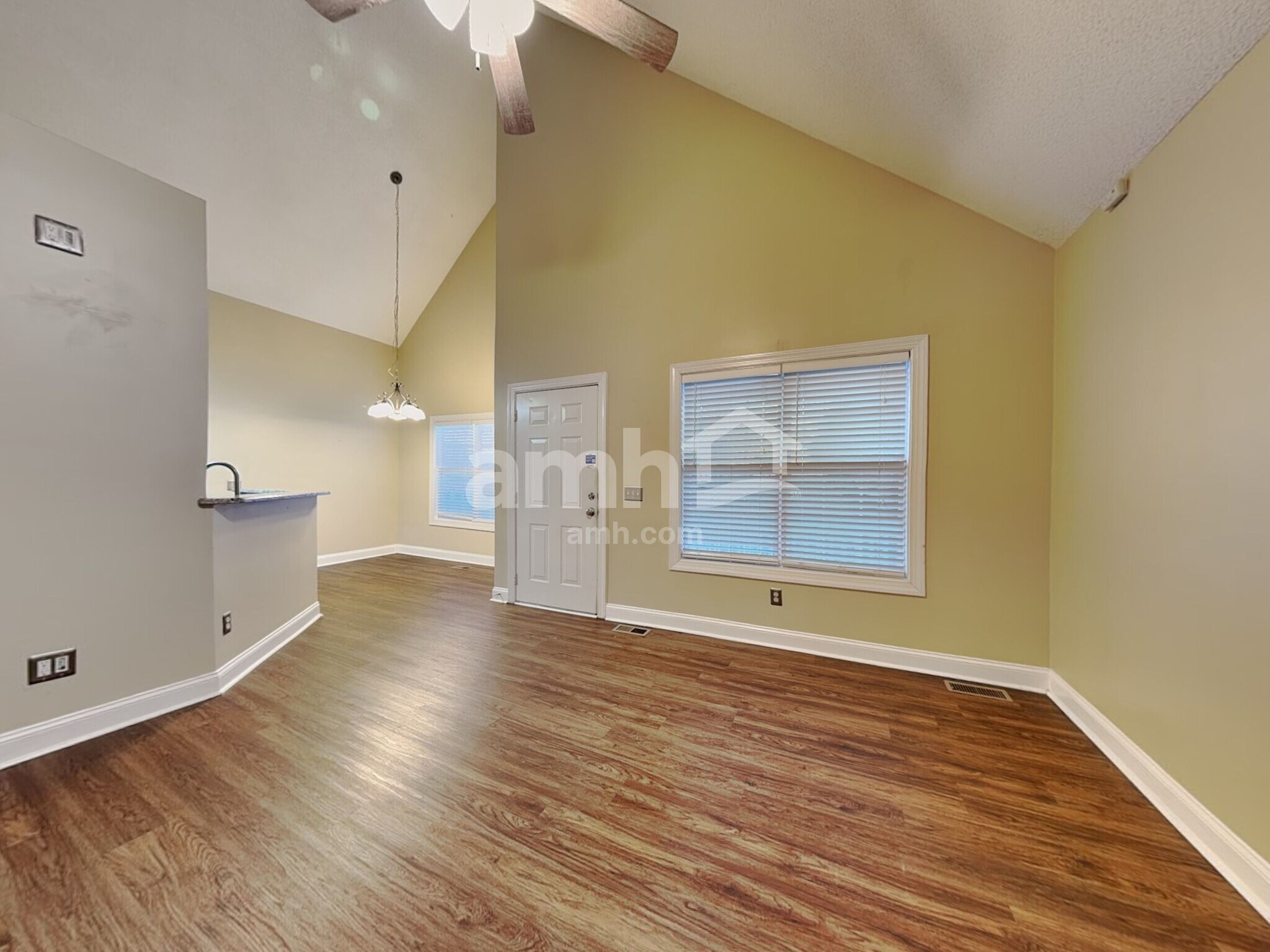 Building Photo - 1009 Loch Lomond Cir