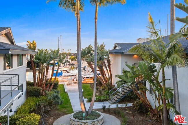 Building Photo - 919 Bayside Dr