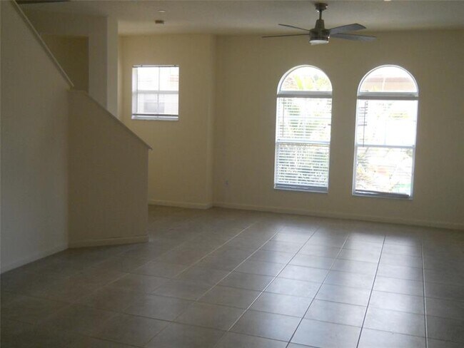 Building Photo - 1033 NE 17th Way