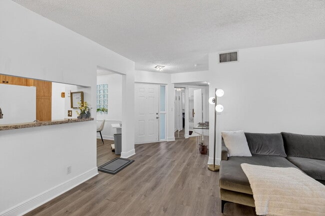 Building Photo - 5418 Firenze Dr