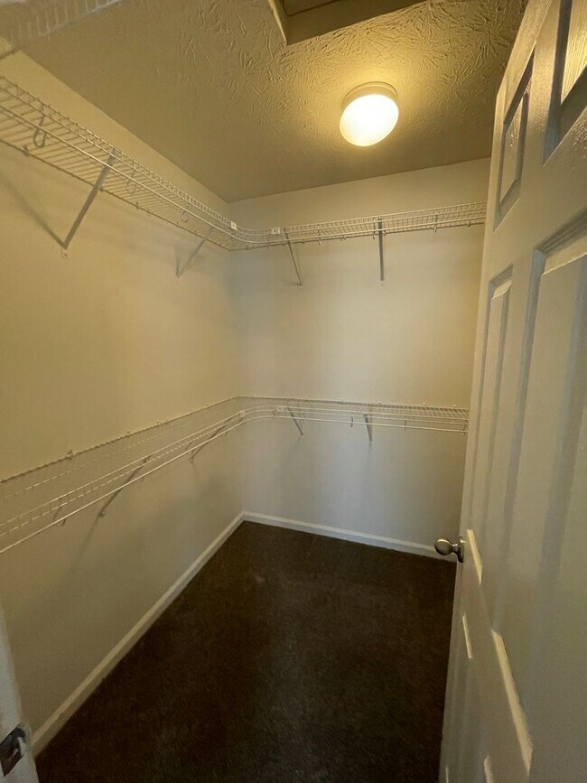Building Photo - Franklin Twp - 3 BR home with loft