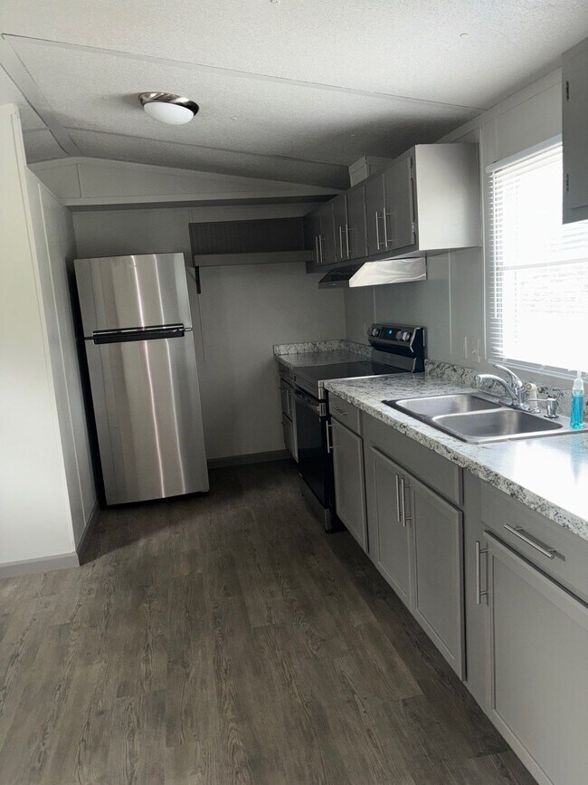 Building Photo - 14957 TN-59