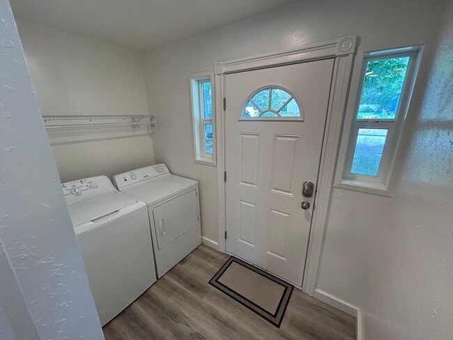 Building Photo - Cute 3 Bed, 1 Bath Home in Sunset Hill!