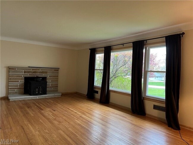 Building Photo - 7570 Hoertz Rd