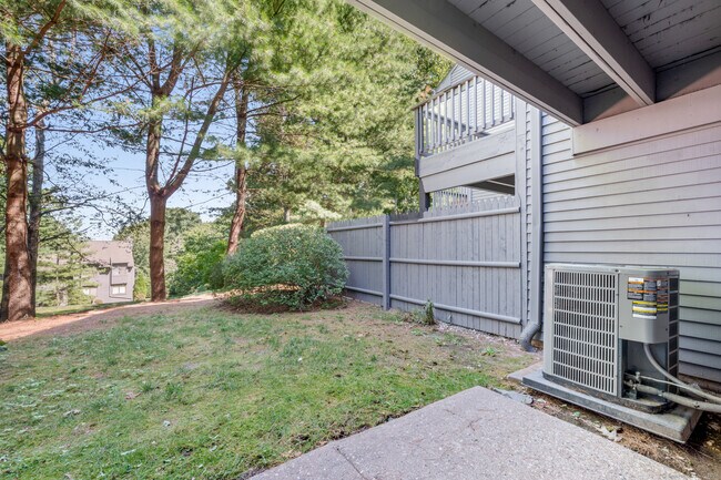 Building Photo - 250 Conestoga Way