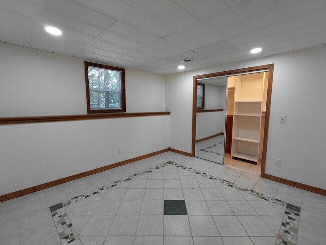 Building Photo - Single Family Home!