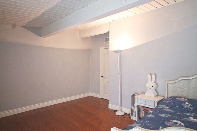 Building Photo - Mid-Century Modern Masterpiece!  South of the BLVD. Minutes to Westside, Mulholland, 405. Roscoma...