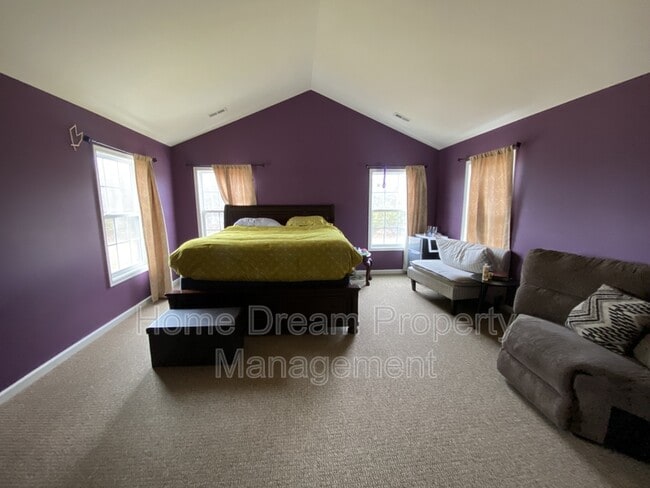 Building Photo - 11212 Katerina Dr S