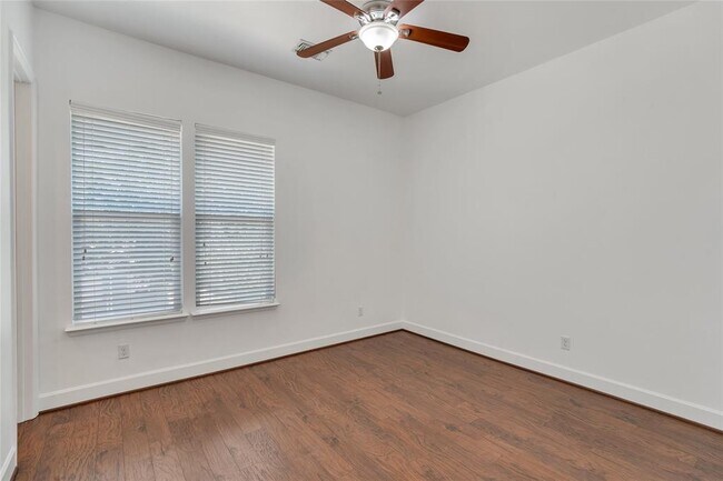 Building Photo - 2707 Hardy St
