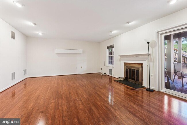 Building Photo - 7213 Swansong Wy