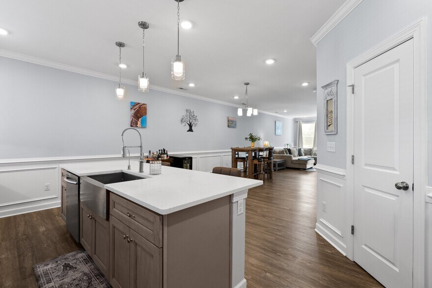 Building Photo - 4110 Pleasant Ave