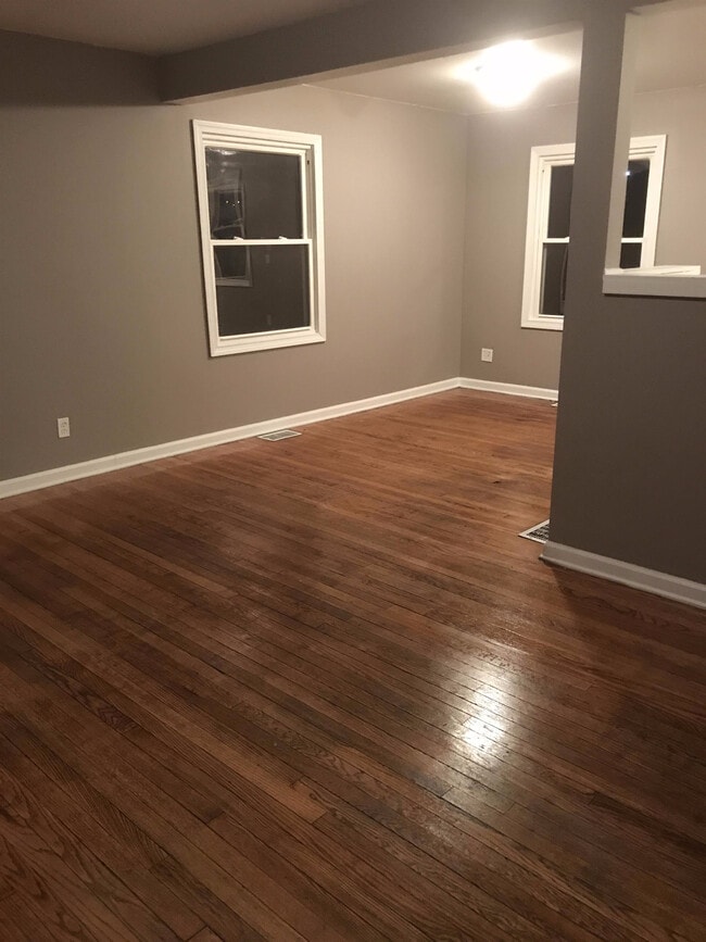 Building Photo - 3600 E 9th Ave