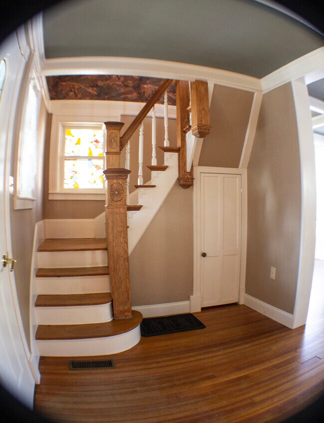 Building Photo - 5 Albany Ave