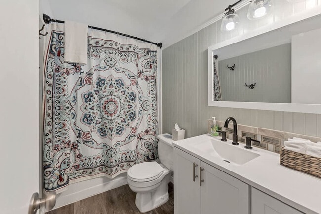 Building Photo - 1142 Amanda-SI ID1351227P